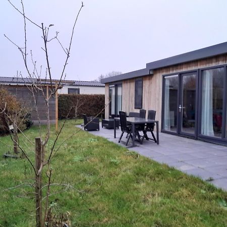 Luxe 5 Persoons Bungalow Op Rustig Vakantiepark Nabij Leeuwarden Dronrijp Екстер'єр фото