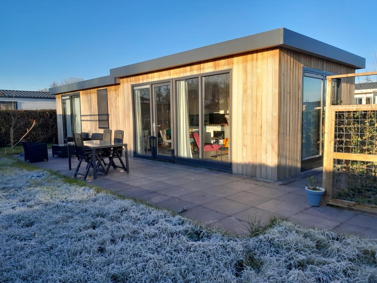 Luxe 5 Persoons Bungalow Op Rustig Vakantiepark Nabij Leeuwarden Dronrijp Екстер'єр фото