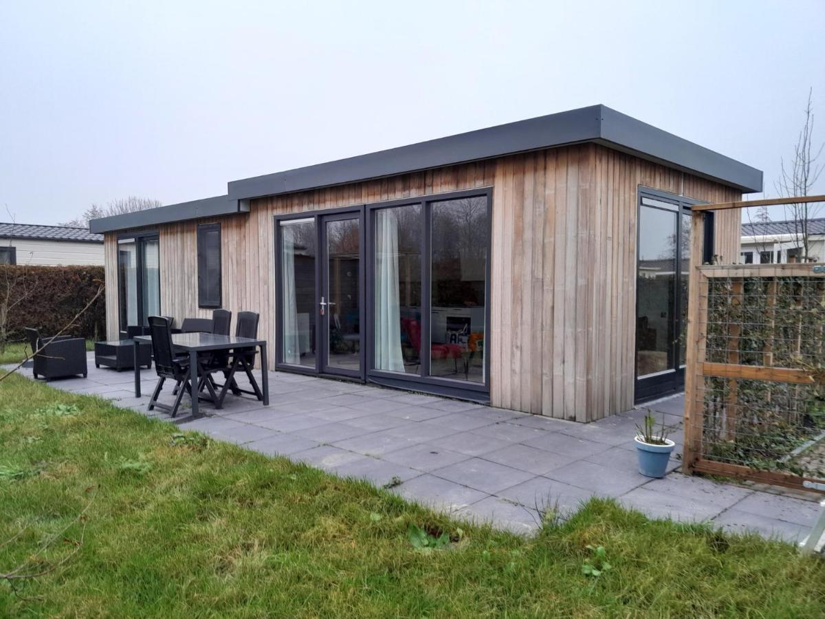 Luxe 5 Persoons Bungalow Op Rustig Vakantiepark Nabij Leeuwarden Dronrijp Екстер'єр фото