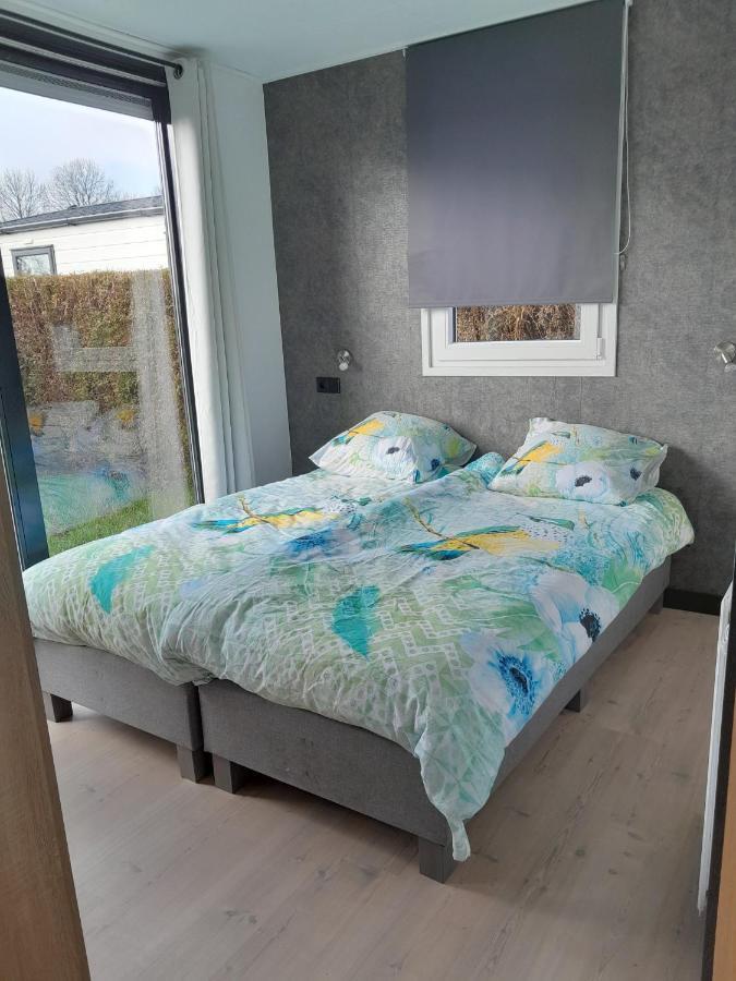 Luxe 5 Persoons Bungalow Op Rustig Vakantiepark Nabij Leeuwarden Dronrijp Екстер'єр фото