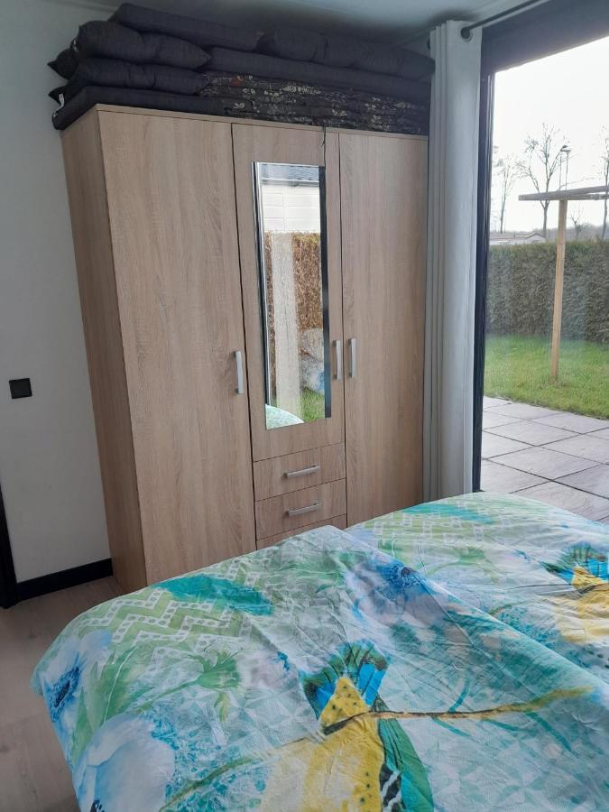 Luxe 5 Persoons Bungalow Op Rustig Vakantiepark Nabij Leeuwarden Dronrijp Екстер'єр фото
